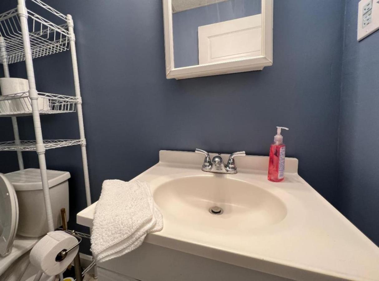 Sleeps 6 Cozy 2br With 4 Beds At Wifi New Castle